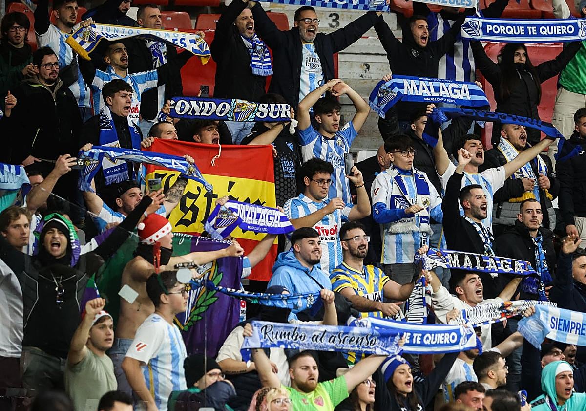 Imagen principal - Malaga CF end year on a high with stunning away win