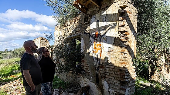 Urban artist's 'Christ of Love' vandalised: 'If there are people who want to destroy it, I will restore it'