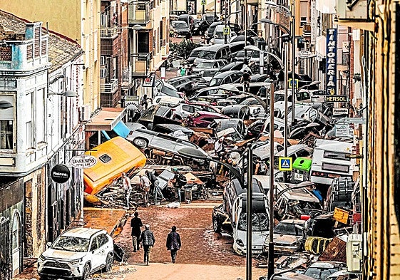 Cars piled up in Picaña, one of the towns near Valencia hit by the floods at the end of October.