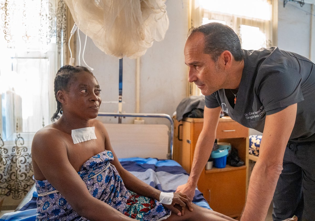 César Ramírez checks in on his patient following the removal of a huge goitre.