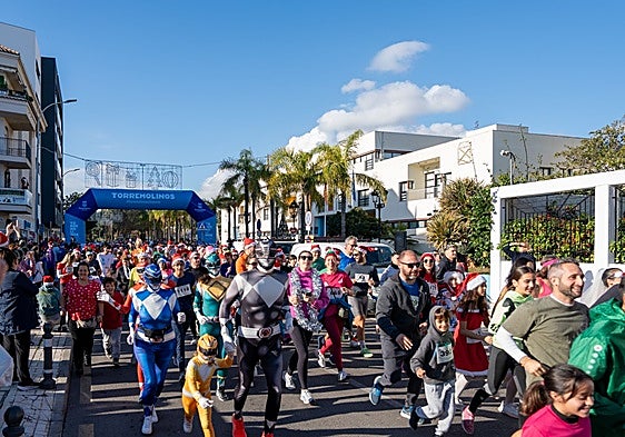 Festive fancy dress fun run takes to the streets in Torremolinos