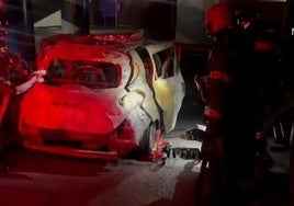 An electric vehicle that recently caught fire in a Madrid car park.