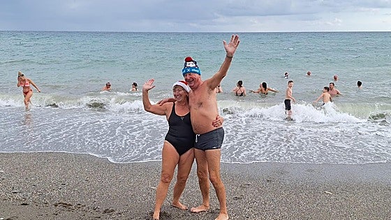 New Year's Day swim in Manilva raises funds for Saint George Charity