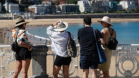 Record number of foreign tourists flocked to Spain in first 11 months of 2024 spending a whopping 118 billion euros