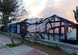 Man arrested after Costa del Sol beach bar gutted by fire