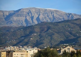 La Maroma, seen from Vélez-Málaga, this Tuesday.