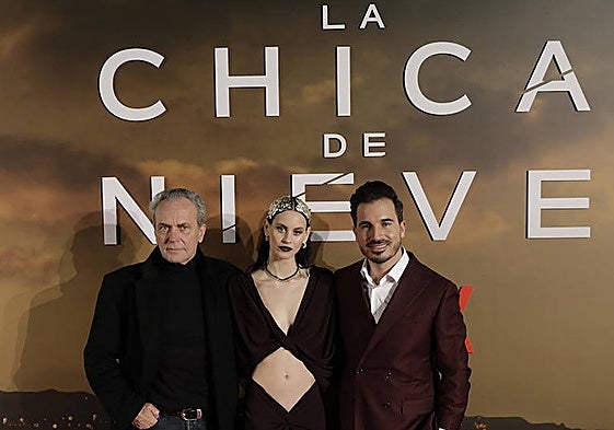 José Coronado, Milena Smit and Javier Castillo, at the Malaga premiere of the first season.