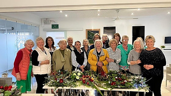 Festive 'Fun with Flowers' workshop in Estepona