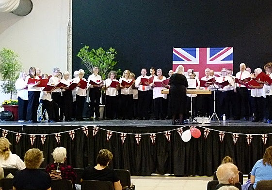 The choir performing at the international day in Manilva.