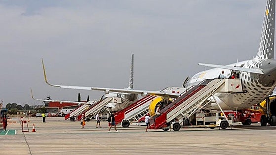 Couple awarded compensation after being denied boarding due to overbooking and cancellation of alternative flight in Spain