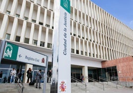 Malaga court orders bank to repay 10,000 euros to scam victim