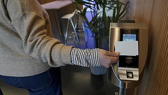 Reduced working hours and minimum wage increase could cost companies in Spain around 25 billion euros