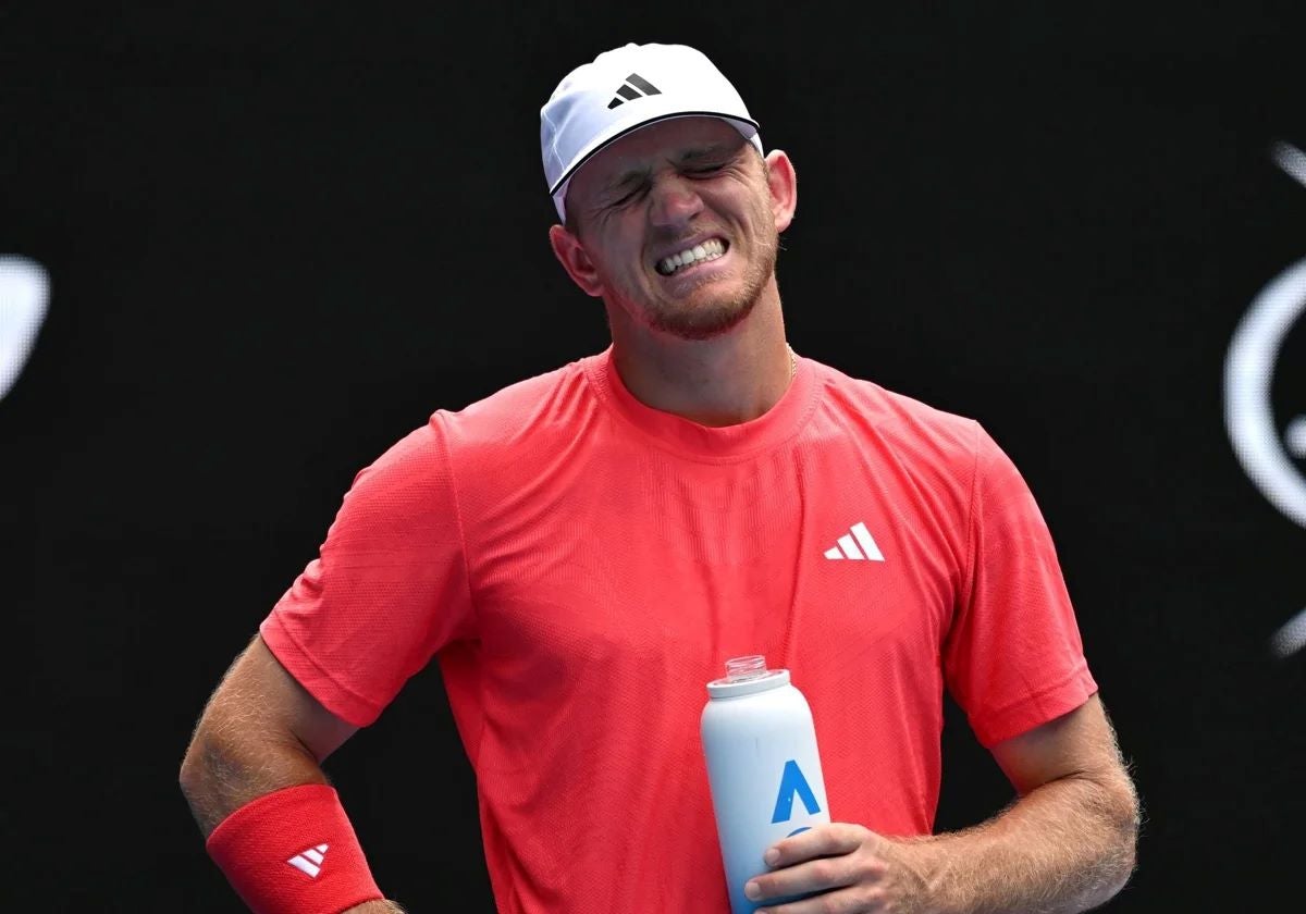 Davidovich, in pain during his clash with Paul in Melbourne.