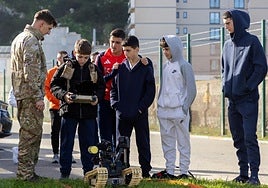Pupils meet the army.