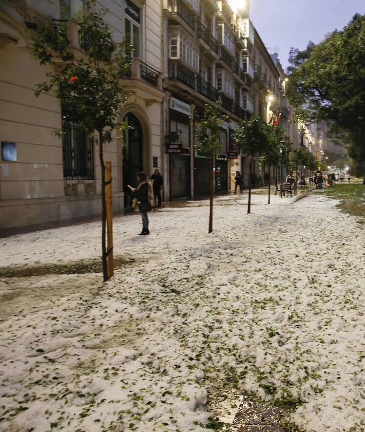 Imagen secundaria 2 - In pictures, the historic hailstorm five years ago that turned Malaga city centre white