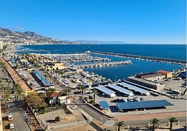 Young woman rescued from sea near Fuengirola marina in early hours of morning