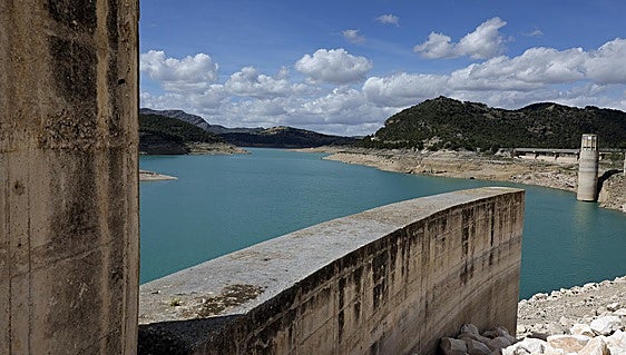 Reservoir levels improve across Malaga province but water saving measures will continue