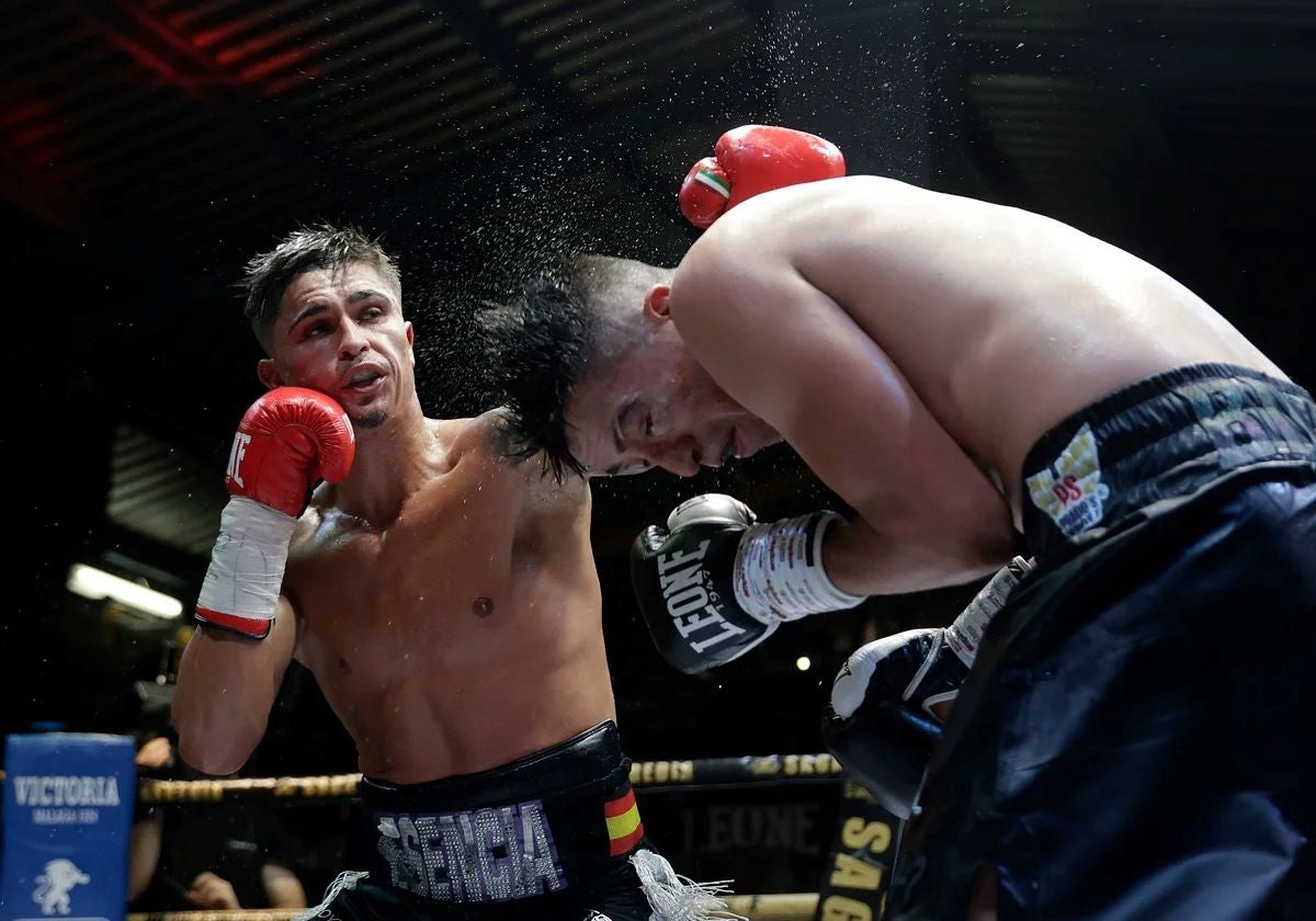 Molina, during his fight with Alejandro Meneses.