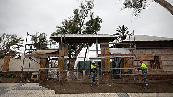 Emergency work under way to save entrance to Malaga's historic Baños del Carmen