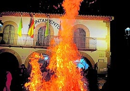 In Alfarnate a large bonfire is lit on the eve of Candelaria.