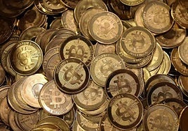 Swedish influencer couple report alleged extortion in Marbella