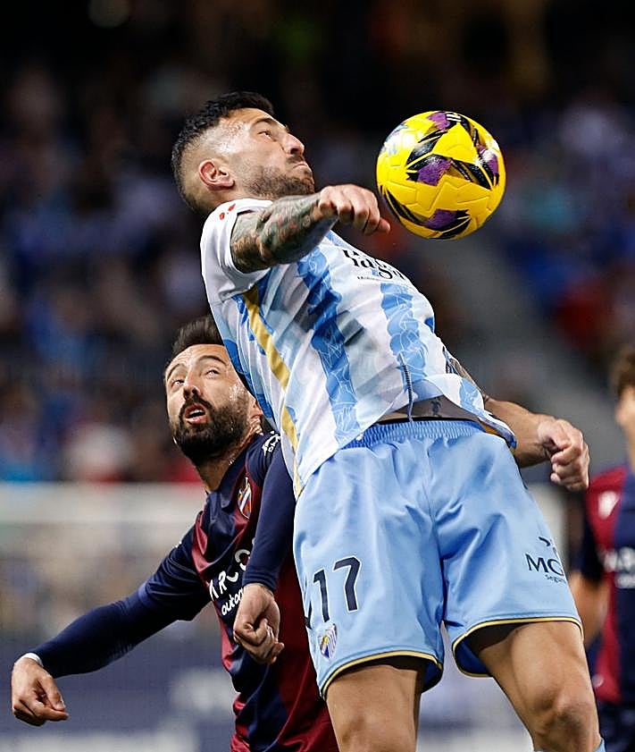 Imagen secundaria 2 - Álex Pastor to the rescue for wasteful Malaga CF