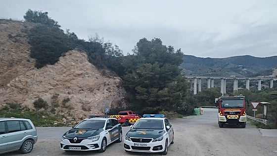 Hiker and dog safely rescued from Costa del Sol beauty spot but owner now faces 600-euro fine