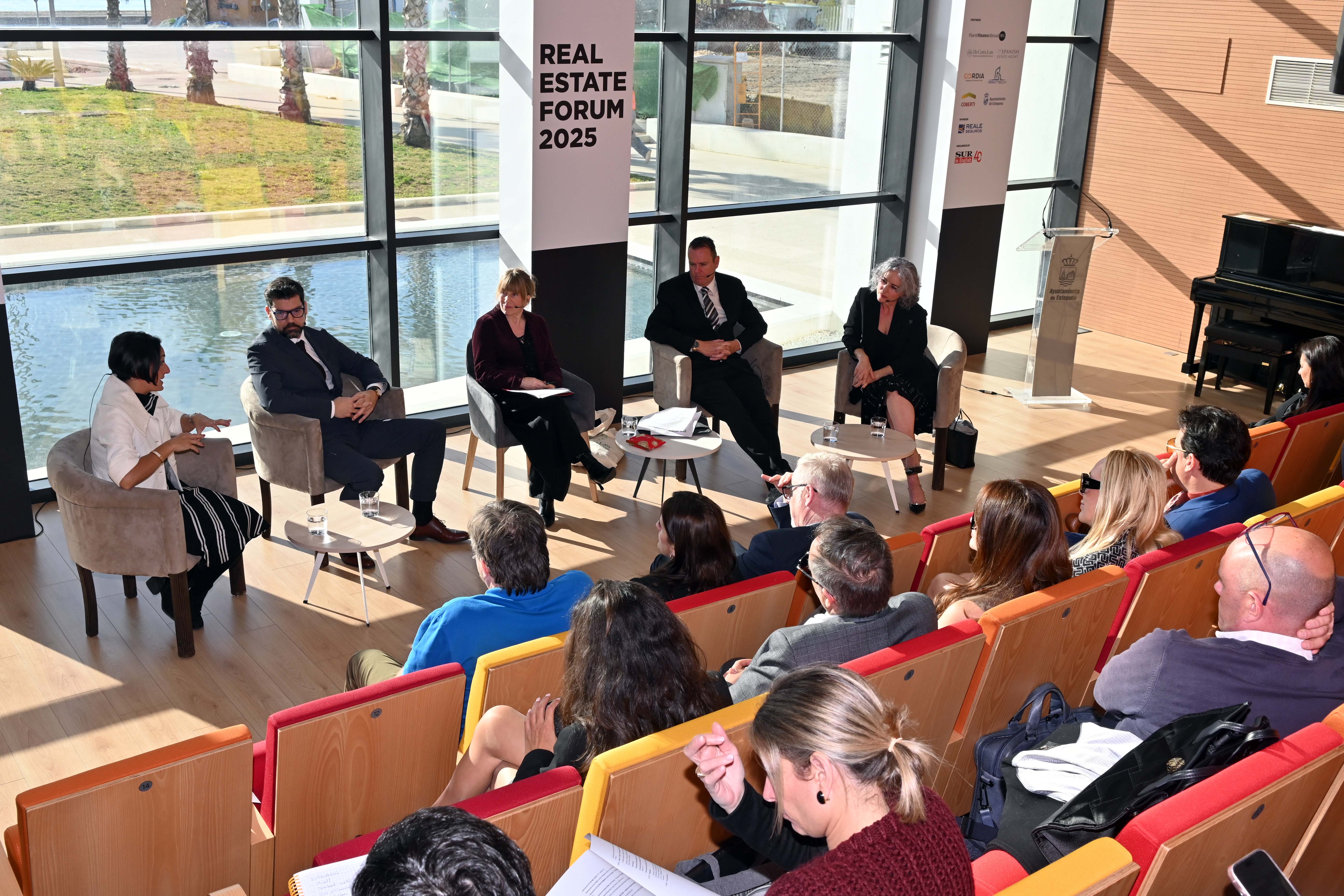 SUR in English real estate and property investment forum in Estepona, in pictures