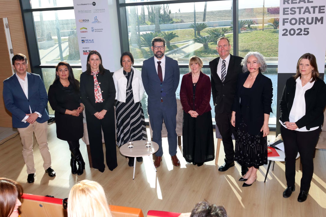 SUR in English real estate and property investment forum in Estepona, in pictures