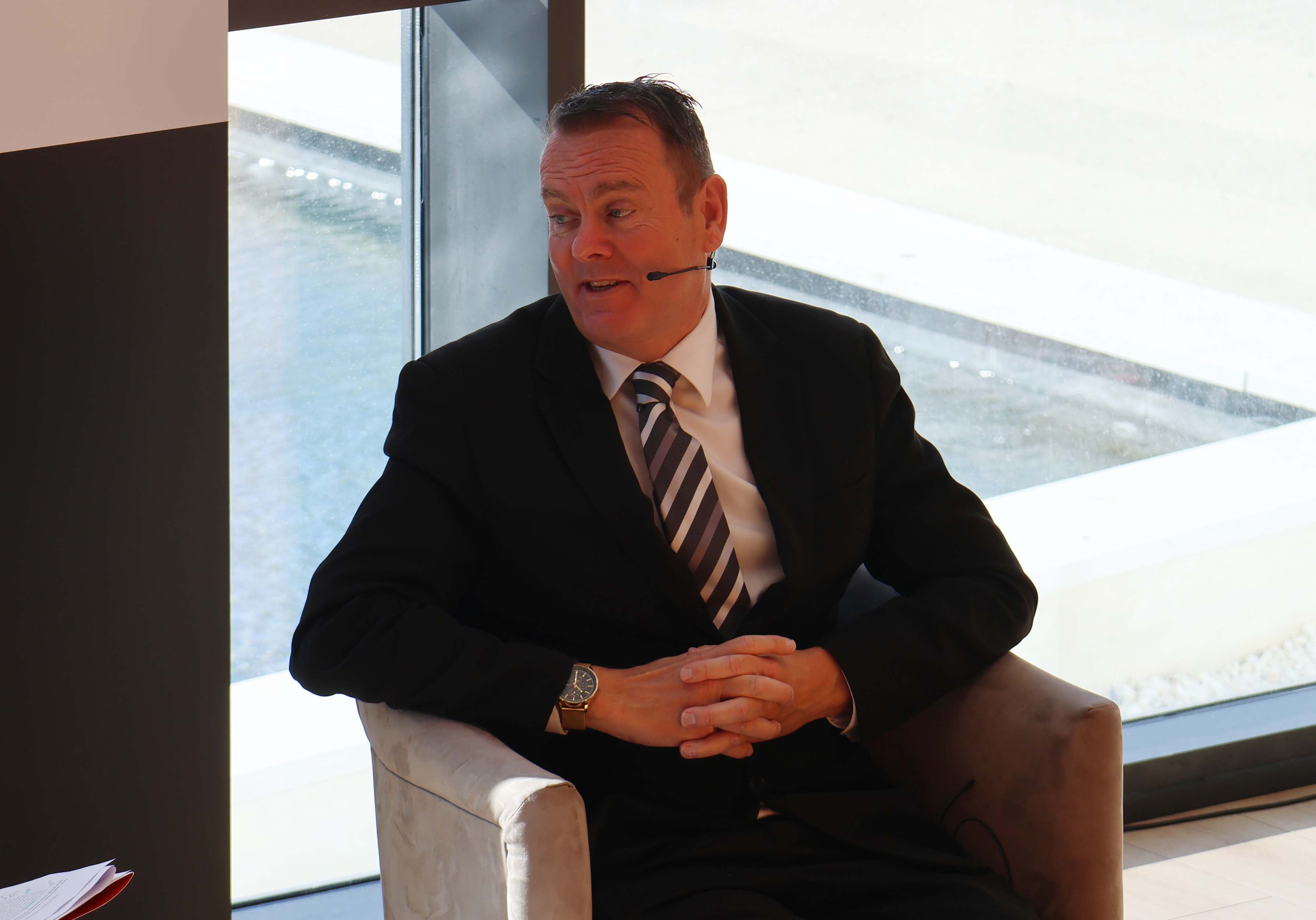 SUR in English real estate and property investment forum in Estepona, in pictures