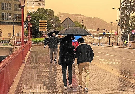 Aemet warns of moderate rainfall 'accompanied by muddy deposits' in south of Spain today