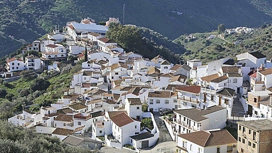 The Malaga village that will be walking for charity this weekend