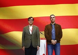 President of the Generalitat Salvador Illa with Spanish prime minister Pedro Sánchez.