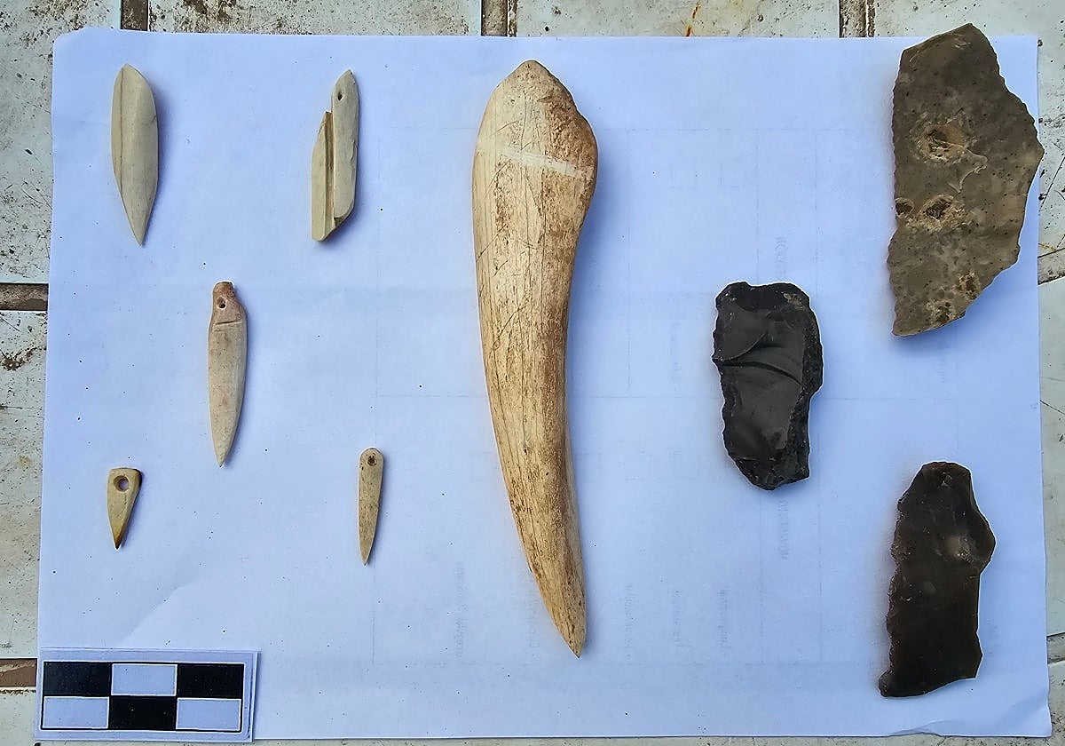 Some of the tools carved during the experimental project.