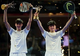 Diego García (left) and Curro Cabeza (right) with their trophies.