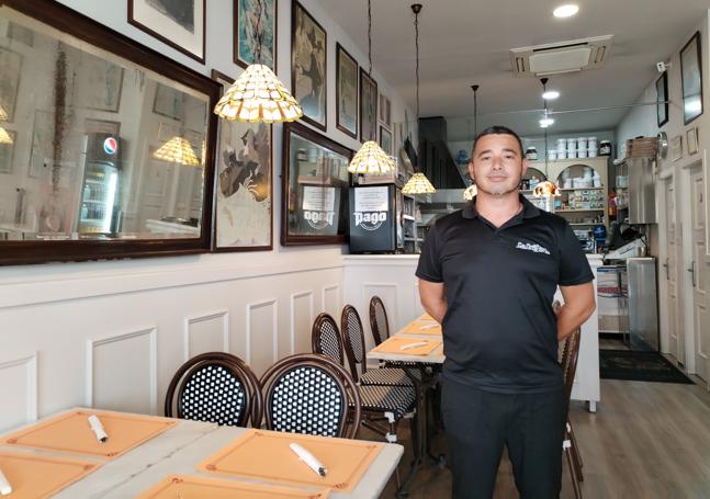 One of the waiters inside the crêperie.