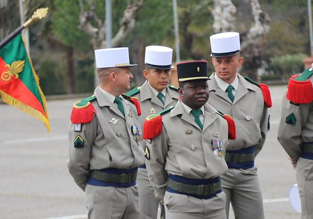 Imagen principal - Why did the fearsome French Foreign Legion parade in Ronda alongside Spanish legionnaires?