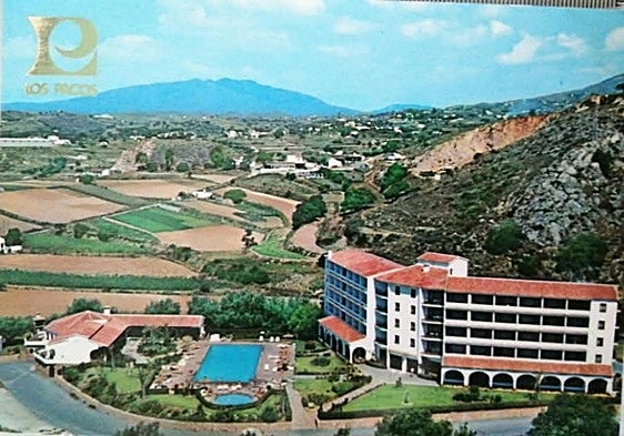 Why is the 'Finnish district' in Fuengirola called Los Pacos?