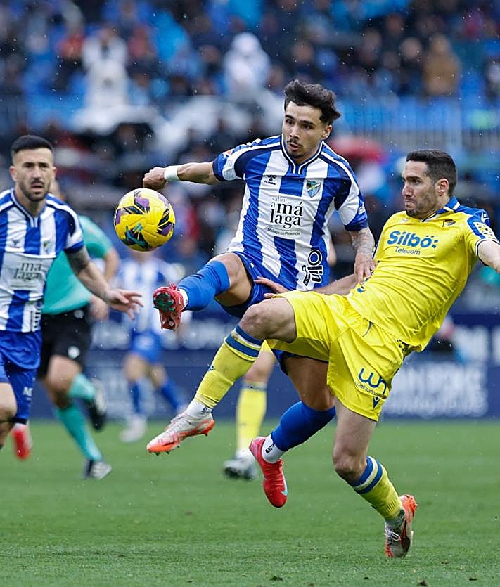 Imagen secundaria 2 - Late double ensures nightmare finish for Malaga CF