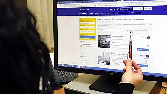 Court in Spain provisionally suspends 413-million-euro fine against Booking.com