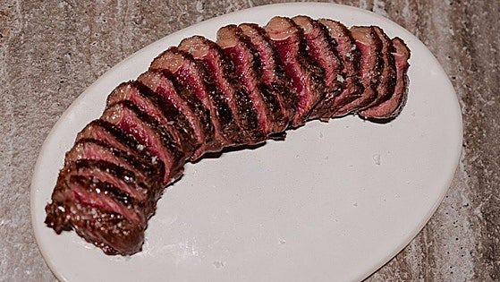 The exclusive charcoal-grilled wagyu picaña in Roostiq Marbella