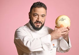Diego René López Andújar, with the new sun award for his restaurant, Beluga.