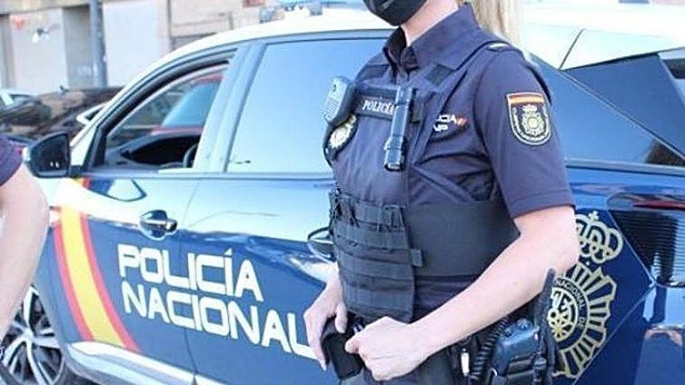 Man eventually hands himself in after beating up and threatening ex-girlfriend