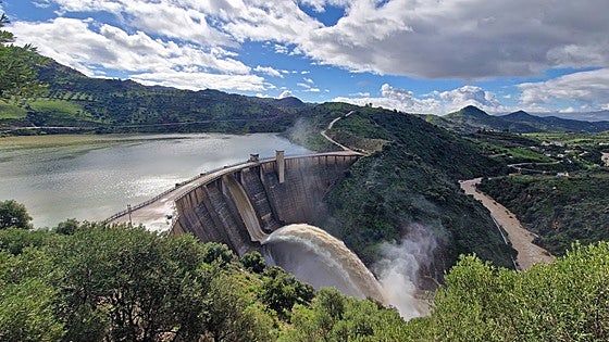 The major problem that threatens the lifespan of key Malaga reservoir: a third of it is filled with silt