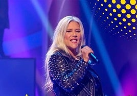 Former glamour model Samantha Fox will perform in Malaga.