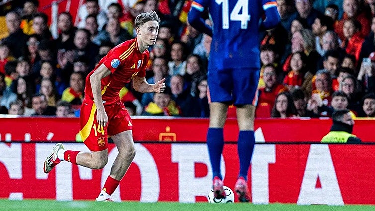 Local boy Dean Huijsen in the thick of it as Spain progress to Nations League semi-finals