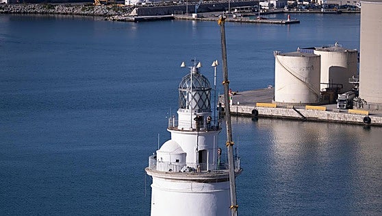 Malaga port's lighthouse under renovation