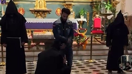 Artist thrown out of Malaga chapel after filming religious images