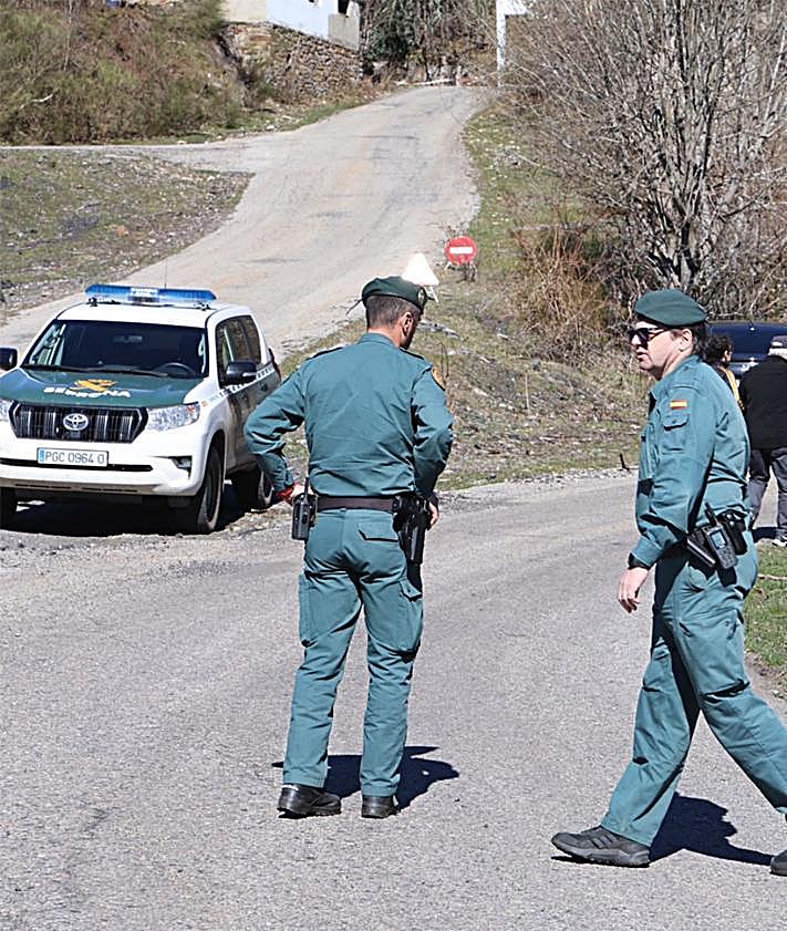 Imagen secundaria 2 - Emergency services at the scene of the mining accident in the north of Spain.