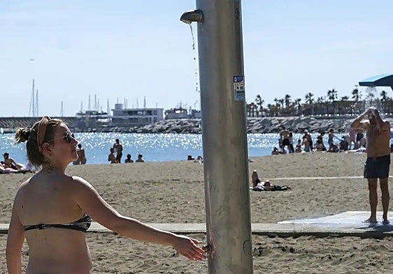 Will the showers be working on Malaga's beaches this summer?